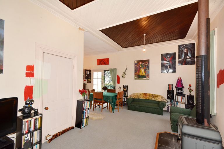 Photo of property in 136 Taieri Road, Kaikorai, Dunedin, 9010