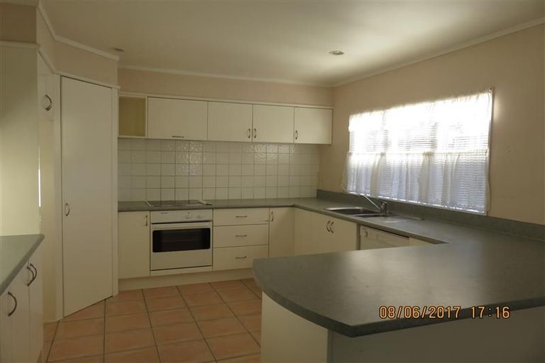 Photo of property in 325b Royal Road, Massey, Auckland, 0614