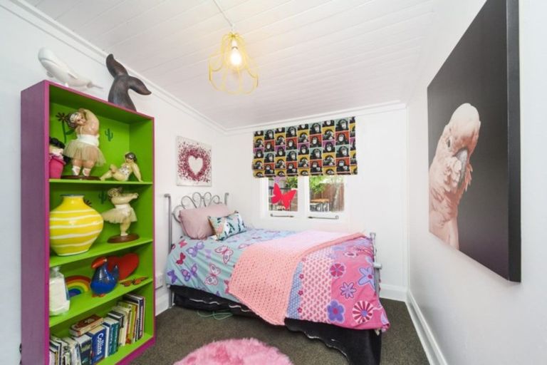Photo of property in 320 Featherston Street, Palmerston North, 4410