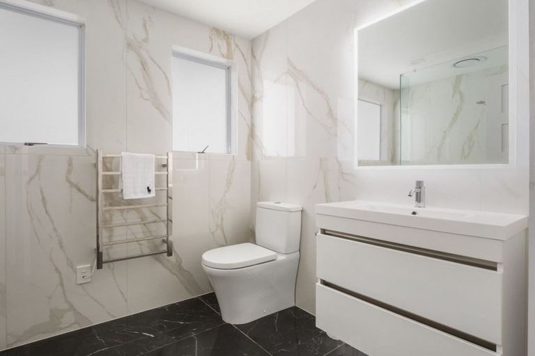 Photo of property in 234 Hurstmere Road, Takapuna, Auckland, 0622