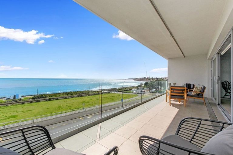 Photo of property in The Reef, 93 Saint Aubyn Street, New Plymouth, 4310