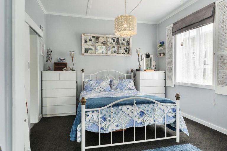 Photo of property in 35 York Street, Picton, 7220