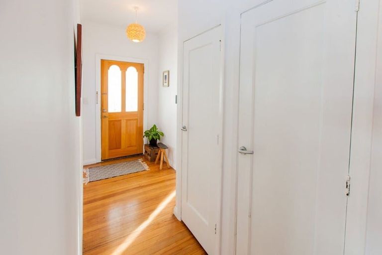 Photo of property in 31 Vincent Street, Waterloo, Lower Hutt, 5011