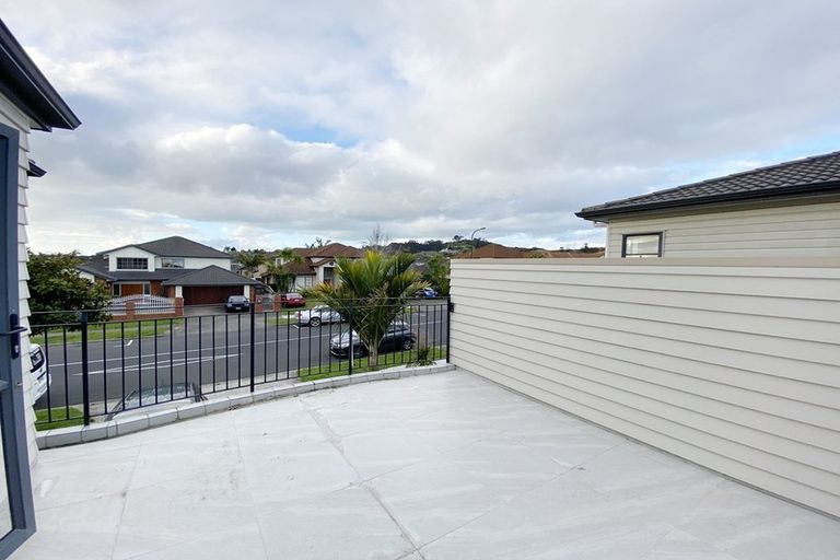 Photo of property in 23 Baverstock Road, Flat Bush, Auckland, 2016