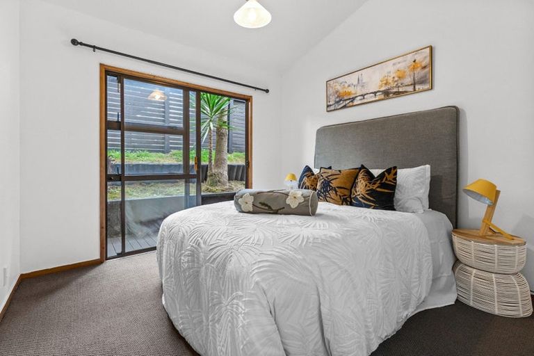 Photo of property in 1/86 Waimumu Road, Massey, Auckland, 0614