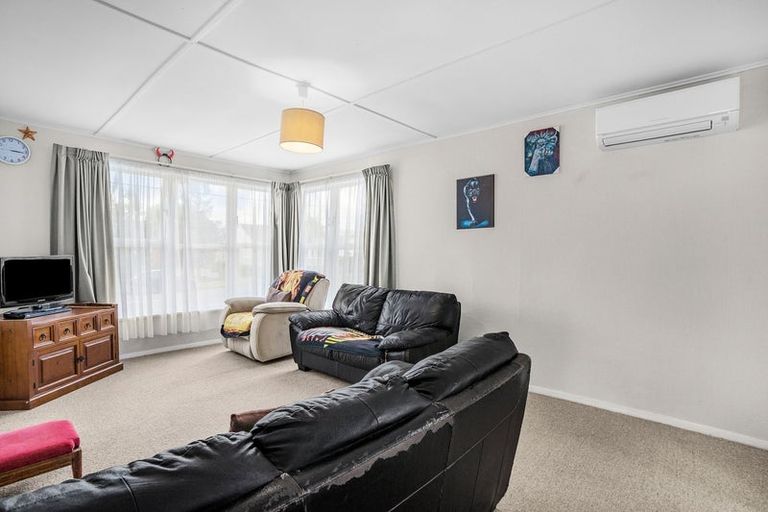 Photo of property in 200 Waddington Drive, Naenae, Lower Hutt, 5011