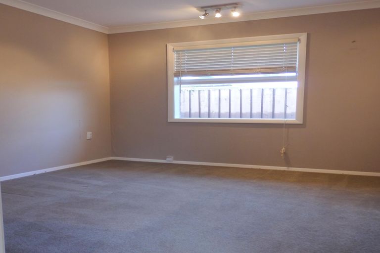 Photo of property in 89 Hall Street, Cambridge, 3434