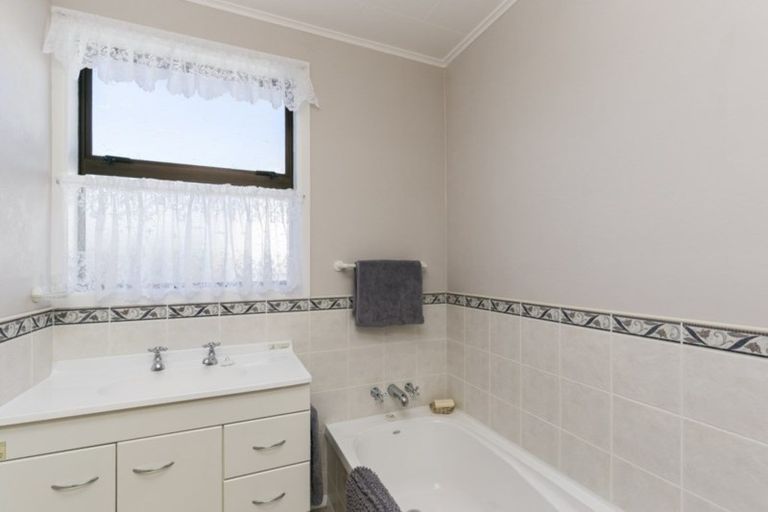 Photo of property in 150 Tilley Road, Paekakariki, 5034