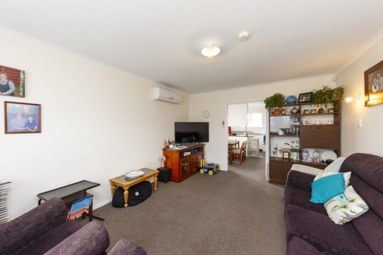 Photo of property in 17 Kaituna Street, Milson, Palmerston North, 4414