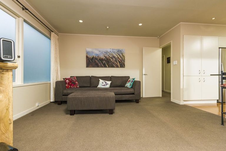 Photo of property in 17 Manurere Avenue, Takapuna, Auckland, 0622