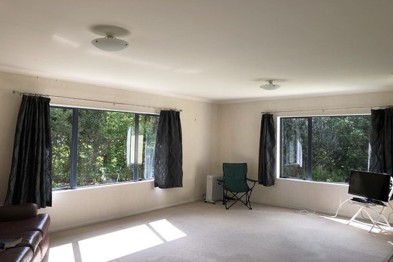 Photo of property in 64 Heatherlea Road West, Levin, 5575