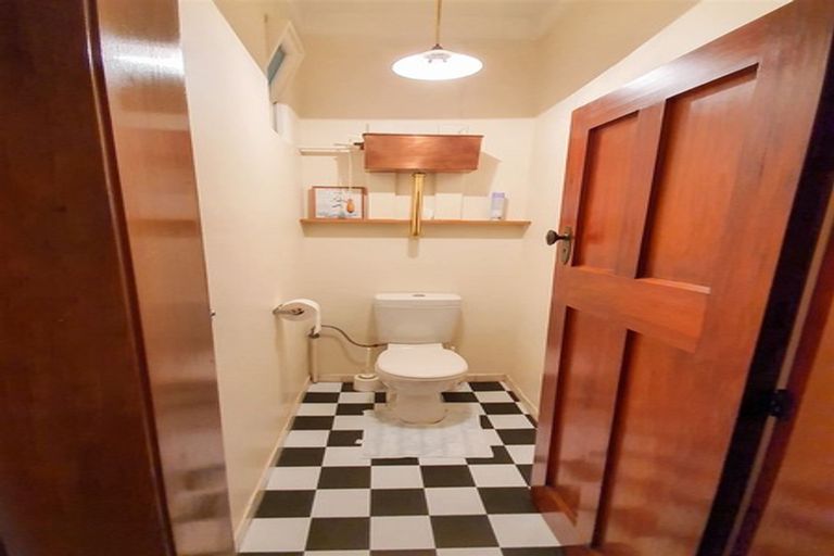 Photo of property in 17 Rhodes Street, Waimate, 7924