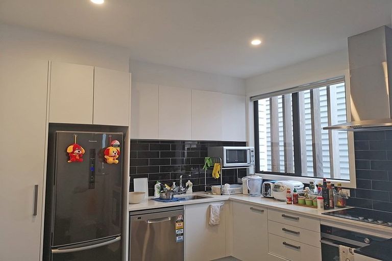 Photo of property in 3/50 Ocean View Road, Northcote, Auckland, 0627
