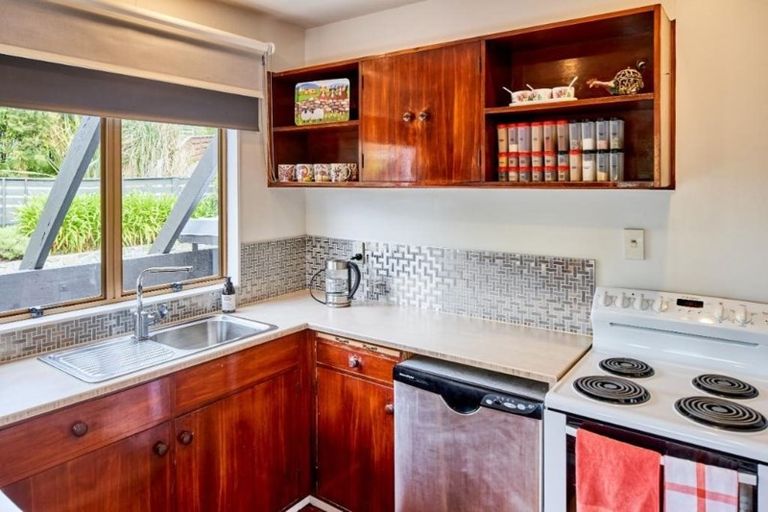 Photo of property in 18c Caesars Place, Churton Park, Wellington, 6037