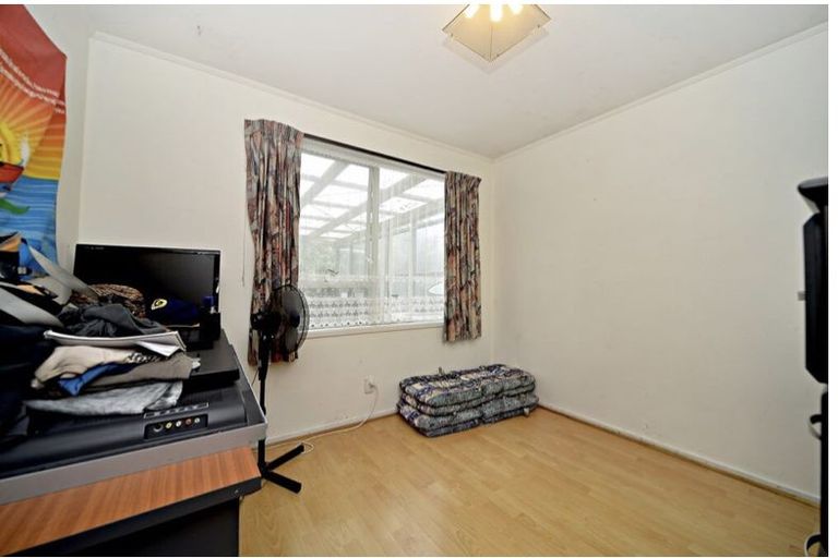 Photo of property in 24 Becker Drive, Weymouth, Auckland, 2103