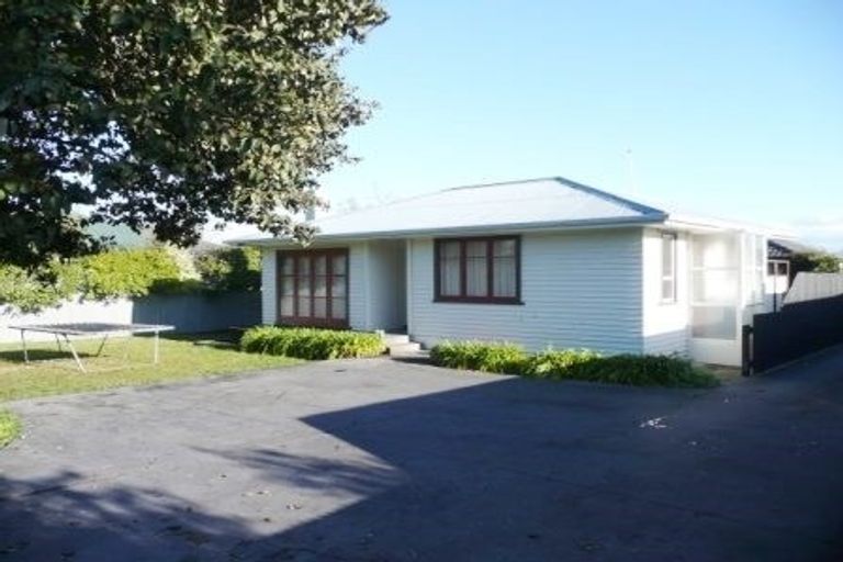 Photo of property in 71 Napier Road, Havelock North, 4130