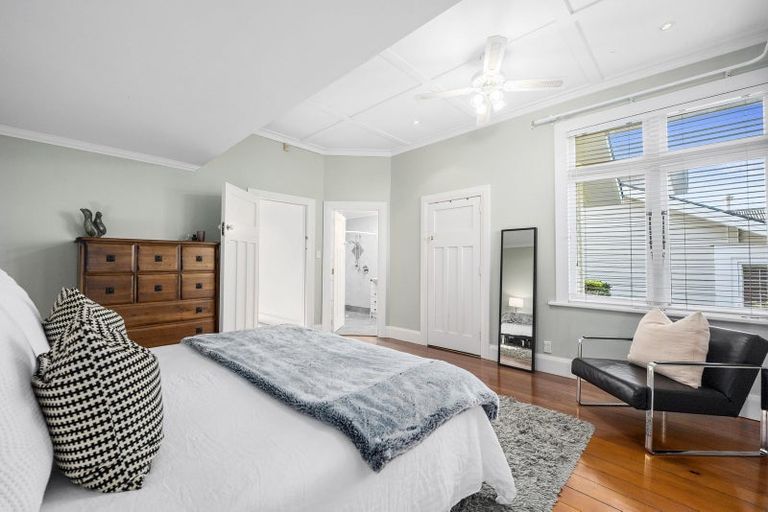 Photo of property in 8 Tiri Road, Milford, Auckland, 0620