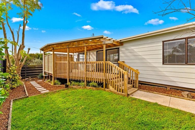 Photo of property in 2/222 Birkdale Road, Birkdale, Auckland, 0626