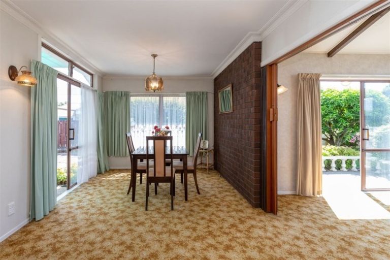 Photo of property in 24 Forest Lake Road, Forest Lake, Hamilton, 3200