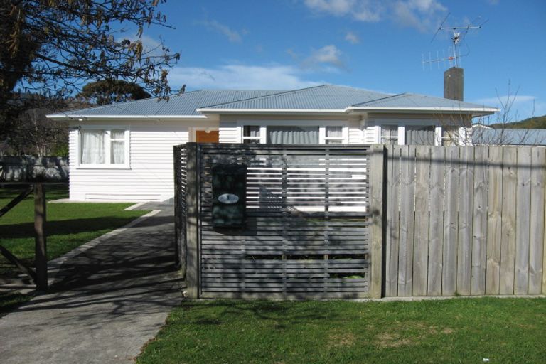 Photo of property in 1 Fullerton Grove, Wainuiomata, Lower Hutt, 5014