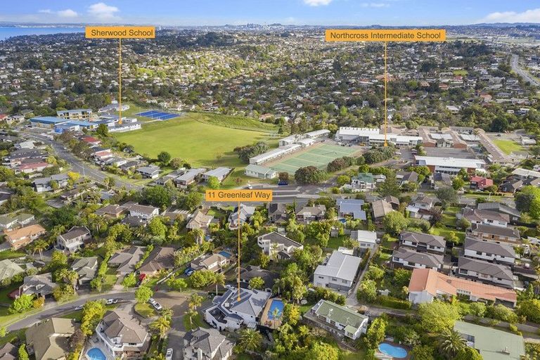 Photo of property in 11 Greenleaf Way, Northcross, Auckland, 0630