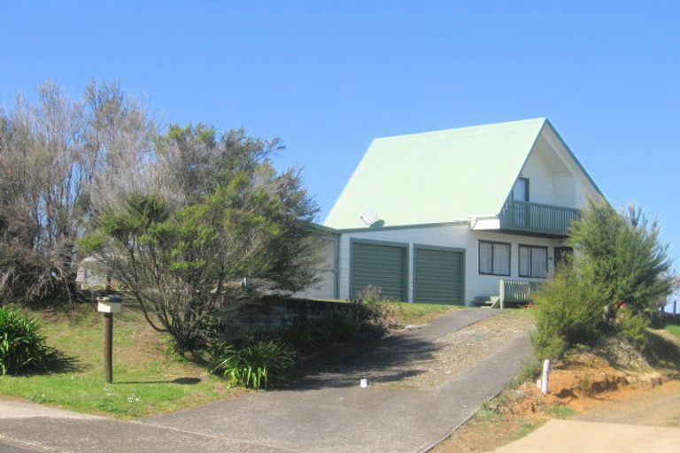 Photo of property in 77 Centennial Drive, Whitianga, 3510