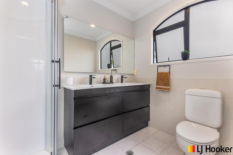 Photo of property in 9 Crannich Place, Wattle Downs, Auckland, 2103