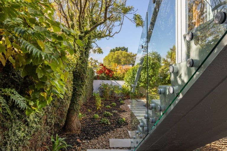 Photo of property in 1 Overdale Drive, Cashmere, Christchurch, 8022