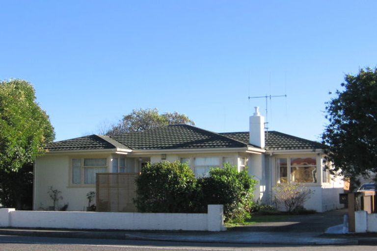 Photo of property in 65 Featherston Street, Takaro, Palmerston North, 4412