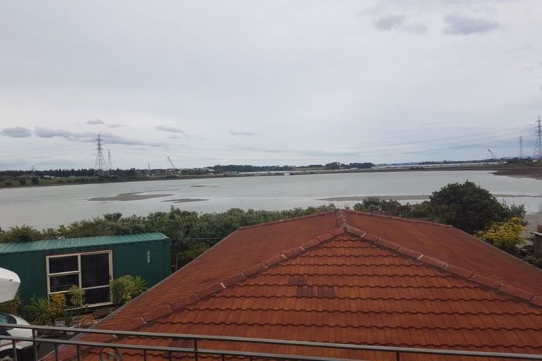 Photo of property in 2 Shepherds Road, Papakura, 2110