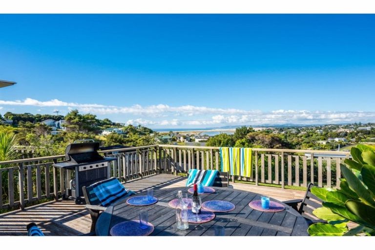Photo of property in 52 Cullen Street, Mangawhai Heads, Mangawhai, 0505