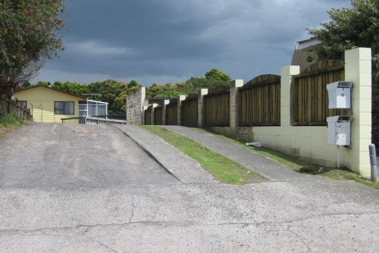 Photo of property in 12 Lismore Place, Papatoetoe, Auckland, 2025