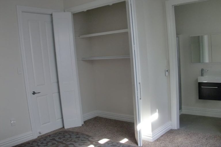 Photo of property in 26 Rangiora Avenue, Kaiwharawhara, Wellington, 6035