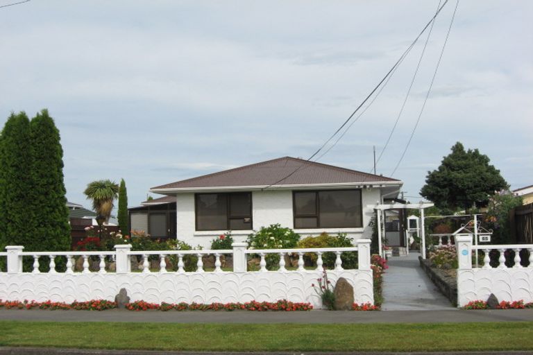 Photo of property in 65 Frensham Crescent, Woolston, Christchurch, 8062