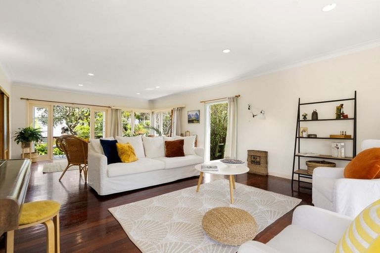 Photo of property in 19a Old Lake Road, Narrow Neck, Auckland, 0624