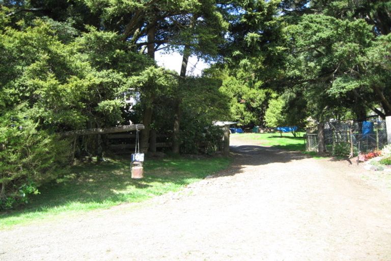 Photo of property in 106 Bethells Road, Waitakere, Henderson, 0781
