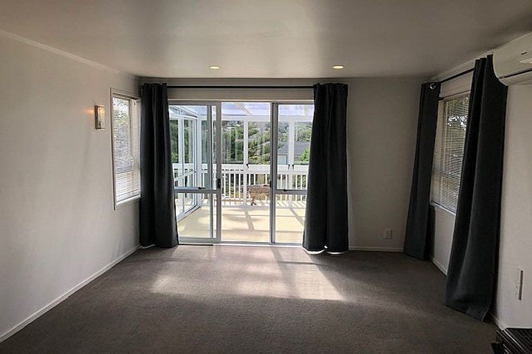 Photo of property in 1 Airey Place, Torbay, Auckland, 0630