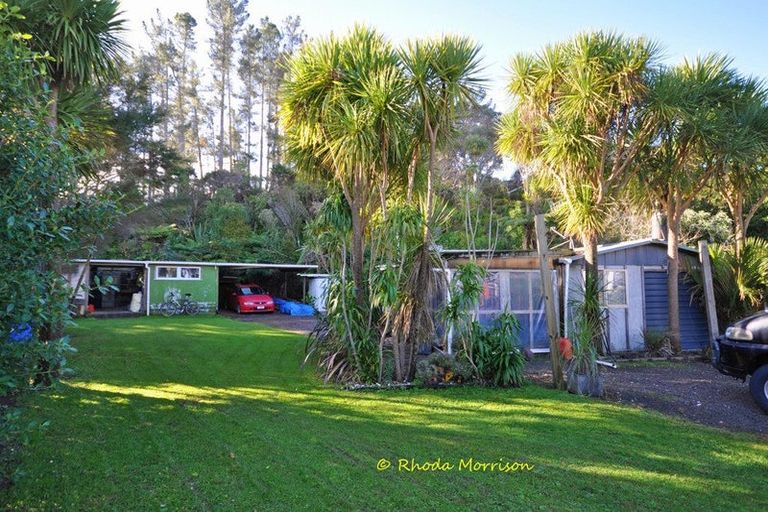 Photo of property in 11 Moana Road, Tinopai, Matakohe, 0593