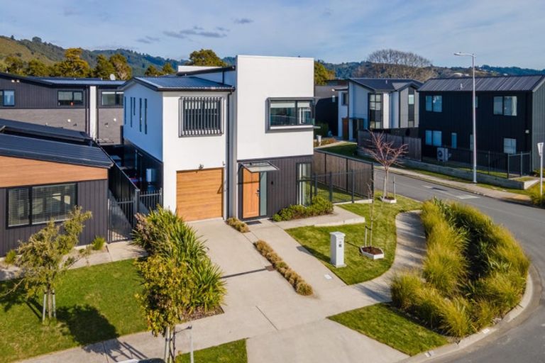 Photo of property in 38 Mawai Hakona Drive, Wallaceville, Upper Hutt, 5018