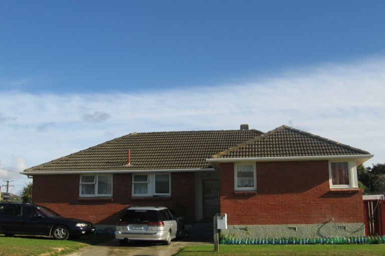 Photo of property in 18 D'urville Street, Cannons Creek, Porirua, 5024