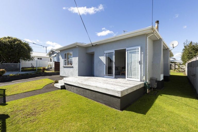 Photo of property in 20 Princes Street, Fitzroy, New Plymouth, 4312