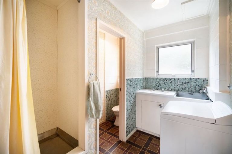 Photo of property in 2/4 Seaview Road, Milford, Auckland, 0620