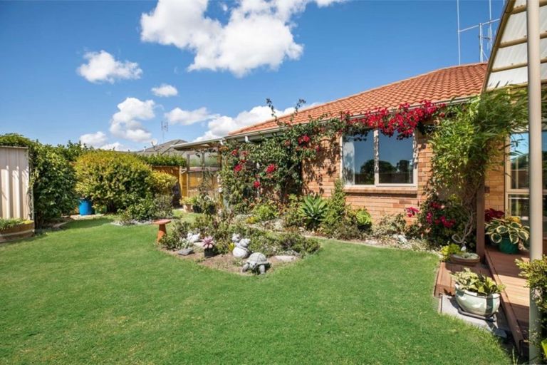 Photo of property in 56 Carrington Drive, Papamoa Beach, Papamoa, 3118