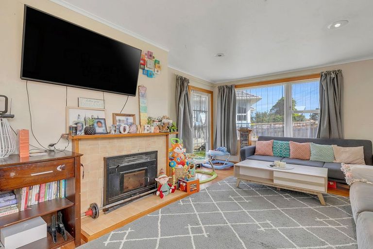 Photo of property in 20 Stevens Crescent, Ranui, Porirua, 5024