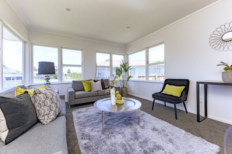 Photo of property in 101 Raglan Street, Mangere East, Auckland, 2024