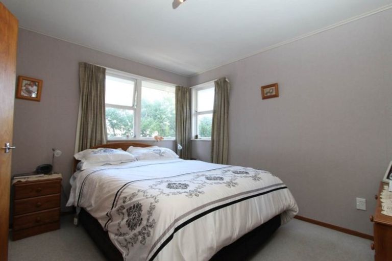 Photo of property in 50 Weatherly Road, Torbay, Auckland, 0630