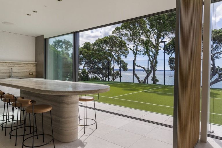 Photo of property in 27 Marine Parade, Herne Bay, Auckland, 1011