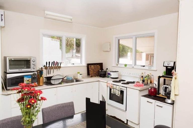 Photo of property in 4 Hallewell Crescent, Johnsonville, Wellington, 6037