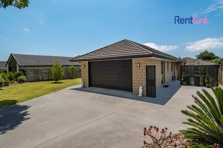 Photo of property in 52 Kayelene Place, Omokoroa, 3114