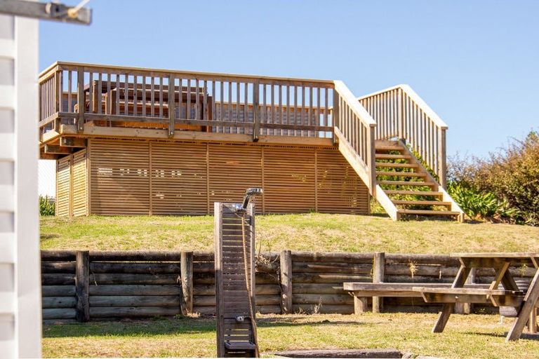 Photo of property in 43 Pinedale Crescent, Riversdale Beach, Masterton, 5872